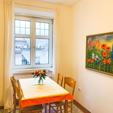 Cozy City Center Apartment Больцано Экстерьер фото